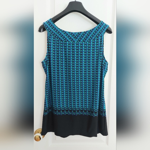 Calvin Klein Teal and Blue Geometric Sleeveless Camisole - Picture 2 of 5